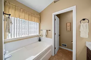 7299 Dada Dr, Gurnee, IL 60031 - Photo 11