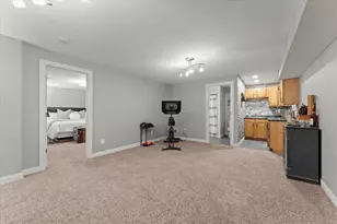 704 Hawk Dr, Mahomet, IL 61853 - Photo 47