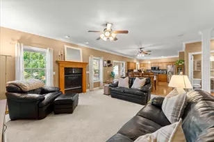 704 Hawk Dr, Mahomet, IL 61853 - Photo 13