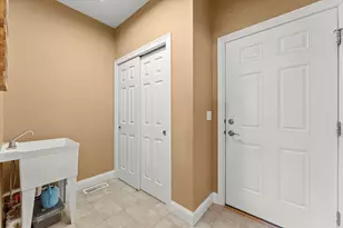704 Hawk Dr, Mahomet, IL 61853 - Photo 53
