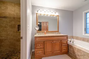 285 Regency Ct Unit B Ct, Wauconda, IL 60084 - Photo 9