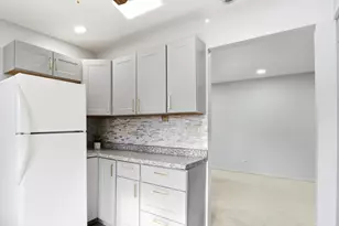 9331 Landings Ln, Des Plaines, IL 60016 - Photo 9