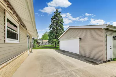 241 Brookhaven Drive, Elk Grove Village, IL 60007 - Photo 25