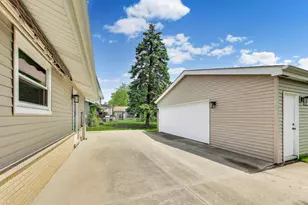 241 Brookhaven Dr, Elk Grove Village, IL 60007 - Photo 25