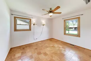 241 Brookhaven Dr, Elk Grove Village, IL 60007 - Photo 15