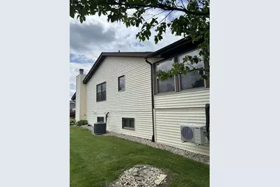 1002 Thornberry Court, Ottawa, IL 61350 - Photo 3