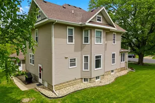 125 S State St, Franklin Grove, IL 61031 - Photo 5