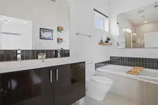 1521 W Fry St, Chicago, IL 60642 - Photo 15