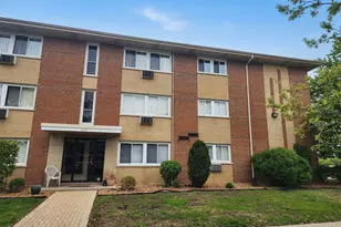 4450 W 111th St, Oak Lawn, IL 60453 - Photo 1