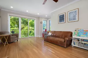 2431 W Walton St, Chicago, IL 60622 - Photo 3