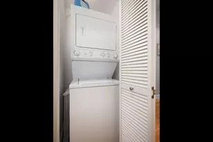 2431 W Walton St, Chicago, IL 60622 - Photo 17
