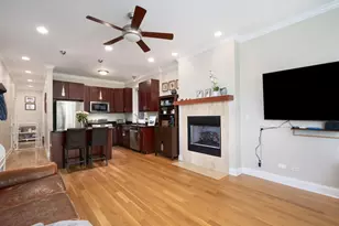 2431 W Walton St, Chicago, IL 60622 - Photo 7