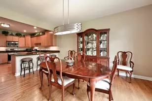 843 N Franklin Ave, Palatine, IL 60067 - Photo 5
