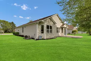11667 Stonewater Crossing, Huntley, IL 60142 - Photo 3