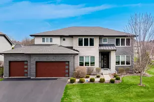 32 N Acacia Dr, Hawthorn Woods, IL 60047 - Photo 1