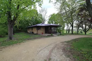 6704 E Rockton Rd, Roscoe, IL 61073 - Photo 5