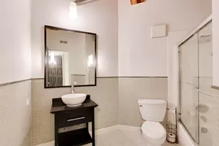 225 W Huron St, Chicago, IL 60654 - Photo 9