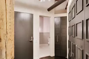 225 W Huron St, Chicago, IL 60654 - Photo 17