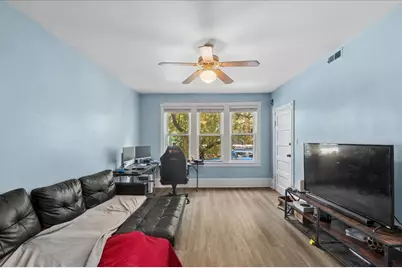 1645 W Beach Avenue #1, Chicago, IL 60622 - Photo 3