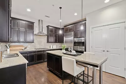 409 E Benton Place #409, Chicago, IL 60601 - Photo 11