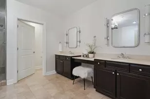 409 E Benton Pl, Chicago, IL 60601 - Photo 17
