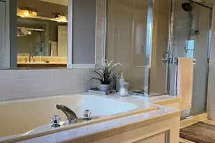 210 Persimmon Dr, Saint Charles, IL 60174 - Photo 17