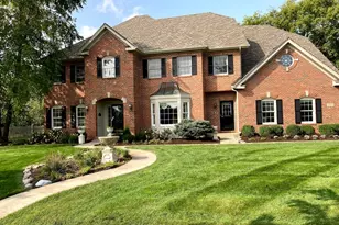 210 Persimmon Dr, Saint Charles, IL 60174 - Photo 1