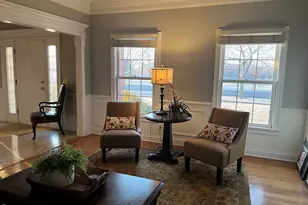 210 Persimmon Dr, Saint Charles, IL 60174 - Photo 9