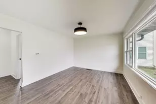 139 S Quentin Rd, Palatine, IL 60067 - Photo 5