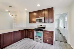 139 S Quentin Rd, Palatine, IL 60067 - Photo 3