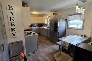 200 W South St, Flanagan, IL 61740 - Photo 3