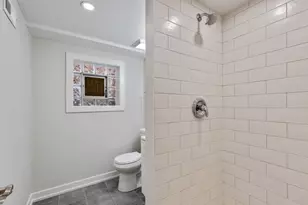 4933 N Keeler Ave, Chicago, IL 60630 - Photo 19
