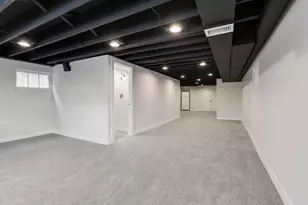 4933 N Keeler Ave, Chicago, IL 60630 - Photo 15