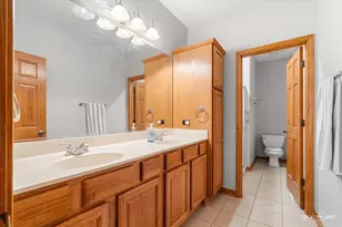 574 Sudbury Cir, Oswego, IL 60543 - Photo 13