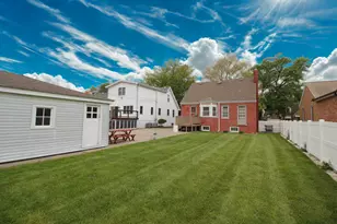 10837 S Trumbull Ave, Chicago, IL 60655 - Photo 21