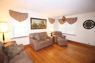 10837 S Trumbull Ave, Chicago, IL 60655 - Photo 5