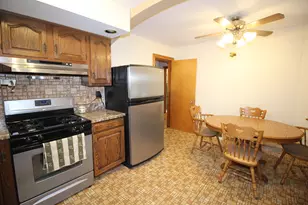 10837 S Trumbull Ave, Chicago, IL 60655 - Photo 7