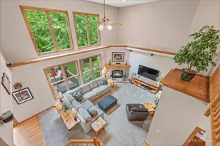 1702 King Richard Cir, Saint Charles, IL 60174 - Photo 5