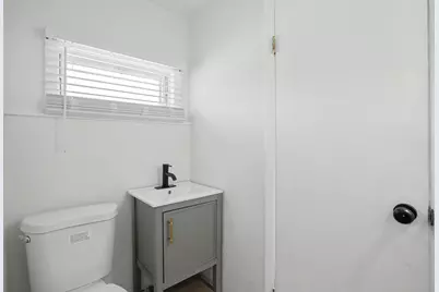 1713 N 5th Street, Clinton, IA 52732 - Photo 21