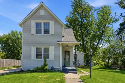 1713 N 5th Street, Clinton, IA 52732 - Photo 1