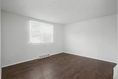 1713 N 5th Street, Clinton, IA 52732 - Photo 5