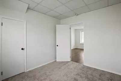 1713 N 5th Street, Clinton, IA 52732 - Photo 9