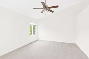 360 Thomas Dr, West Chicago, IL 60185 - Photo 29