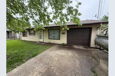 141 S Oakdale Avenue, Kankakee, IL 60901 - Photo 1