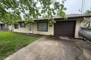 141 S Oakdale Ave, Kankakee, IL 60901 - Photo 1