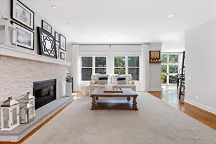 950 W Berwyn Ave, Chicago, IL 60640 - Photo 5