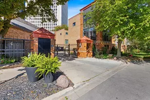 950 W Berwyn Ave, Chicago, IL 60640 - Photo 33