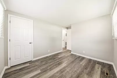 58 Golfview Lane, Carpentersville, IL 60110 - Photo 17