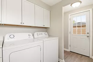 58 Golfview Ln, Carpentersville, IL 60110 - Photo 9