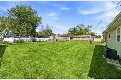 58 Golfview Lane, Carpentersville, IL 60110 - Photo 19